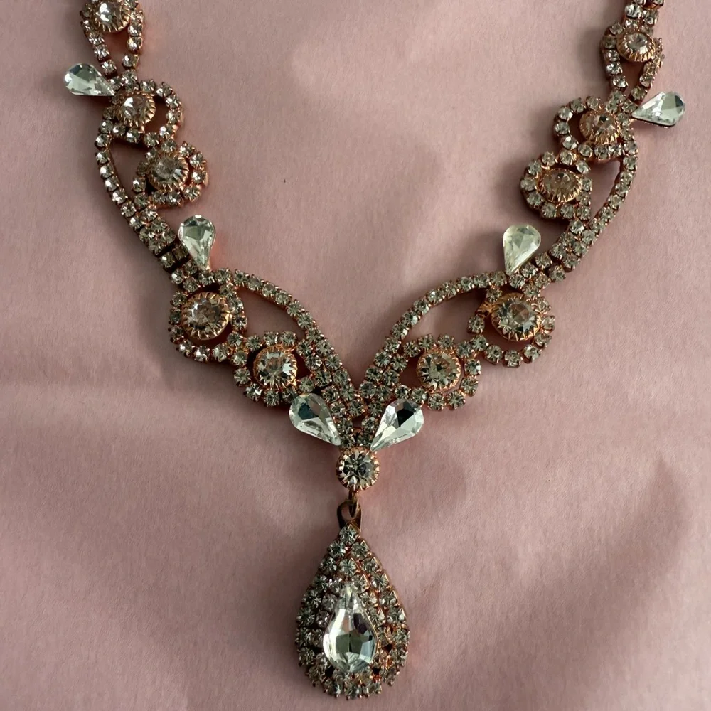 New Marquise Collection Jewelry Rose Gold Necklace/Earrings w/Cubic Zirconias - Picture 3 of 14